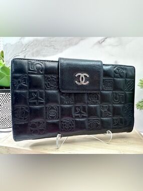 🖤Chanel Lucky Charms Black Leather Continental Wallet with COA